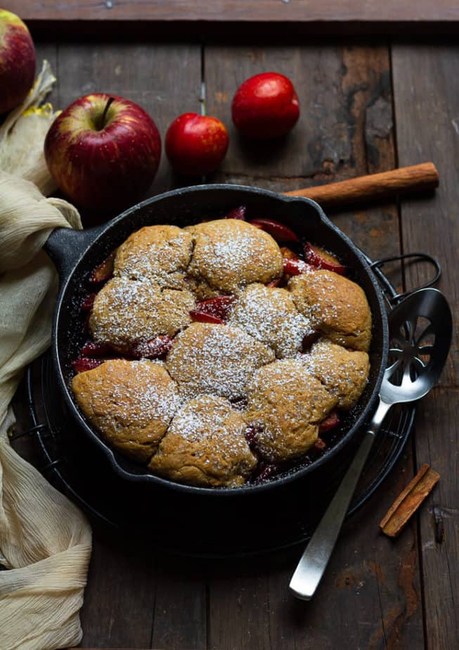 Easy Plum and Apple Cobbler | Easy vegan plum cobbler recipe