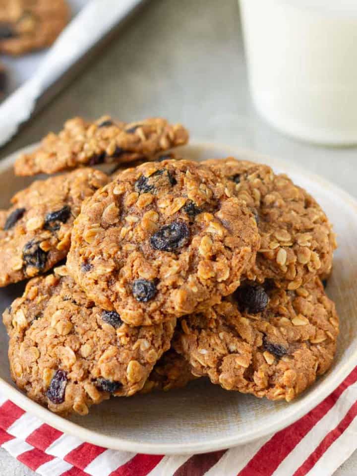 Family Favorite Oatmeal Raisin Cookies Recipe